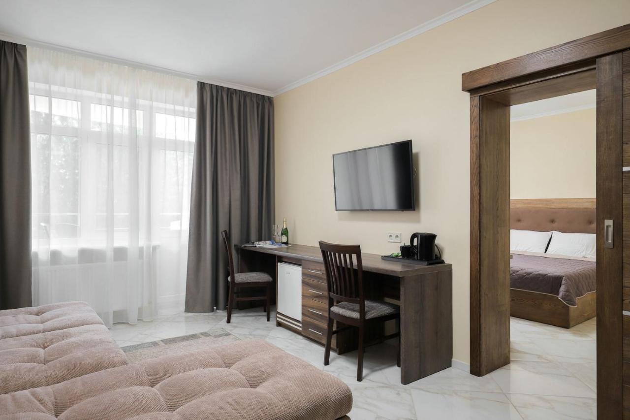 Borys Airport 3*